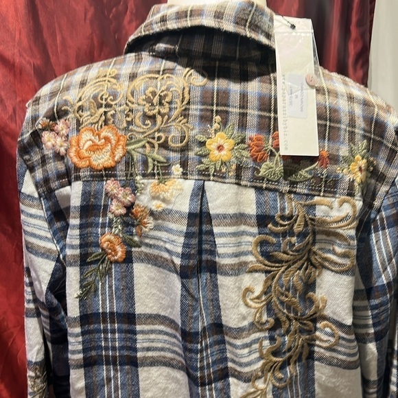 NWT paparazzi flannel size medium hand crocheted pattern shabby chic - Picture 5 of 10